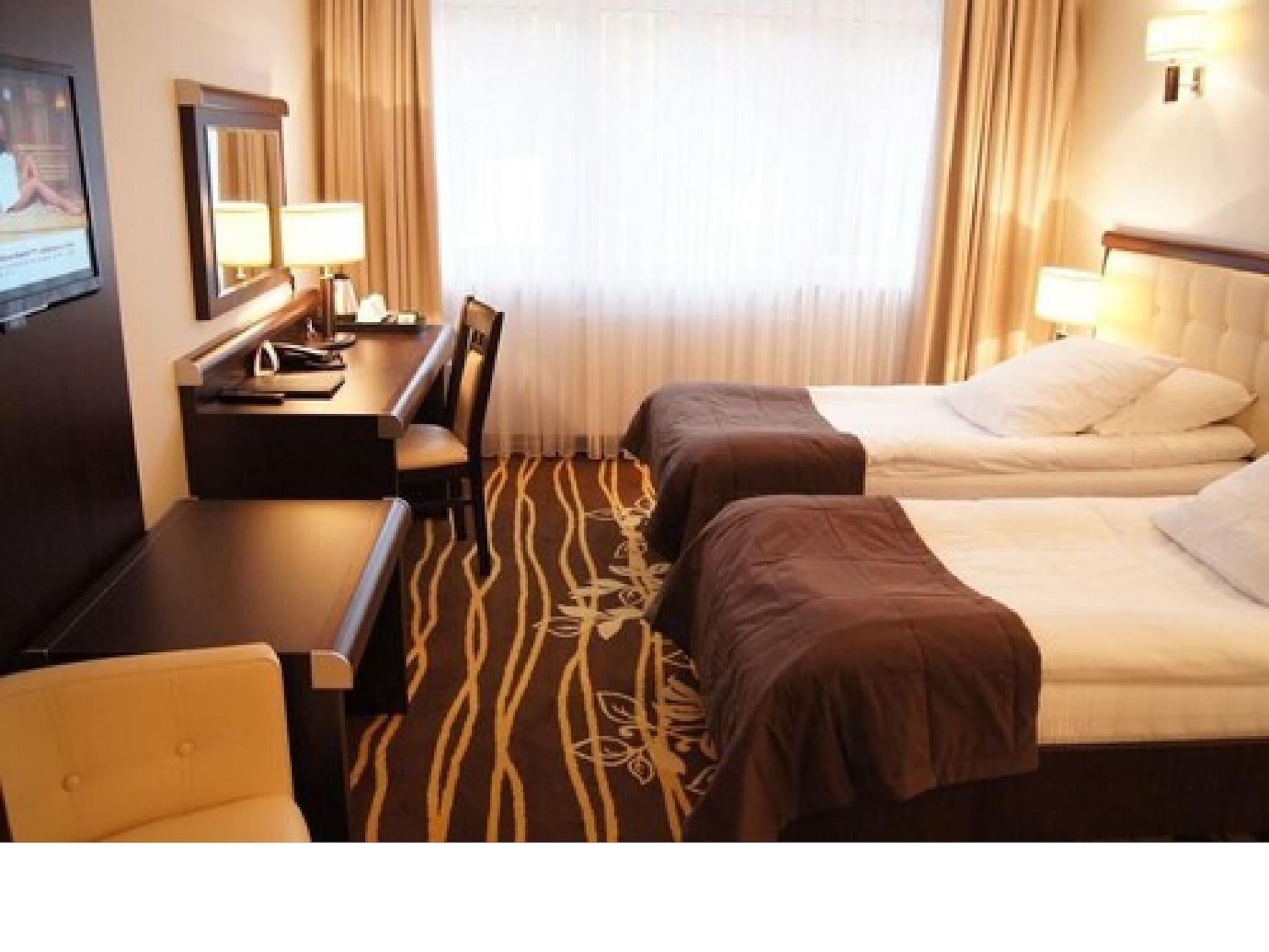 Hotel Business Faltom Gdynia Rumia Esterno foto