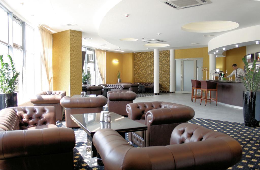 Hotel Business Faltom Gdynia Rumia Esterno foto