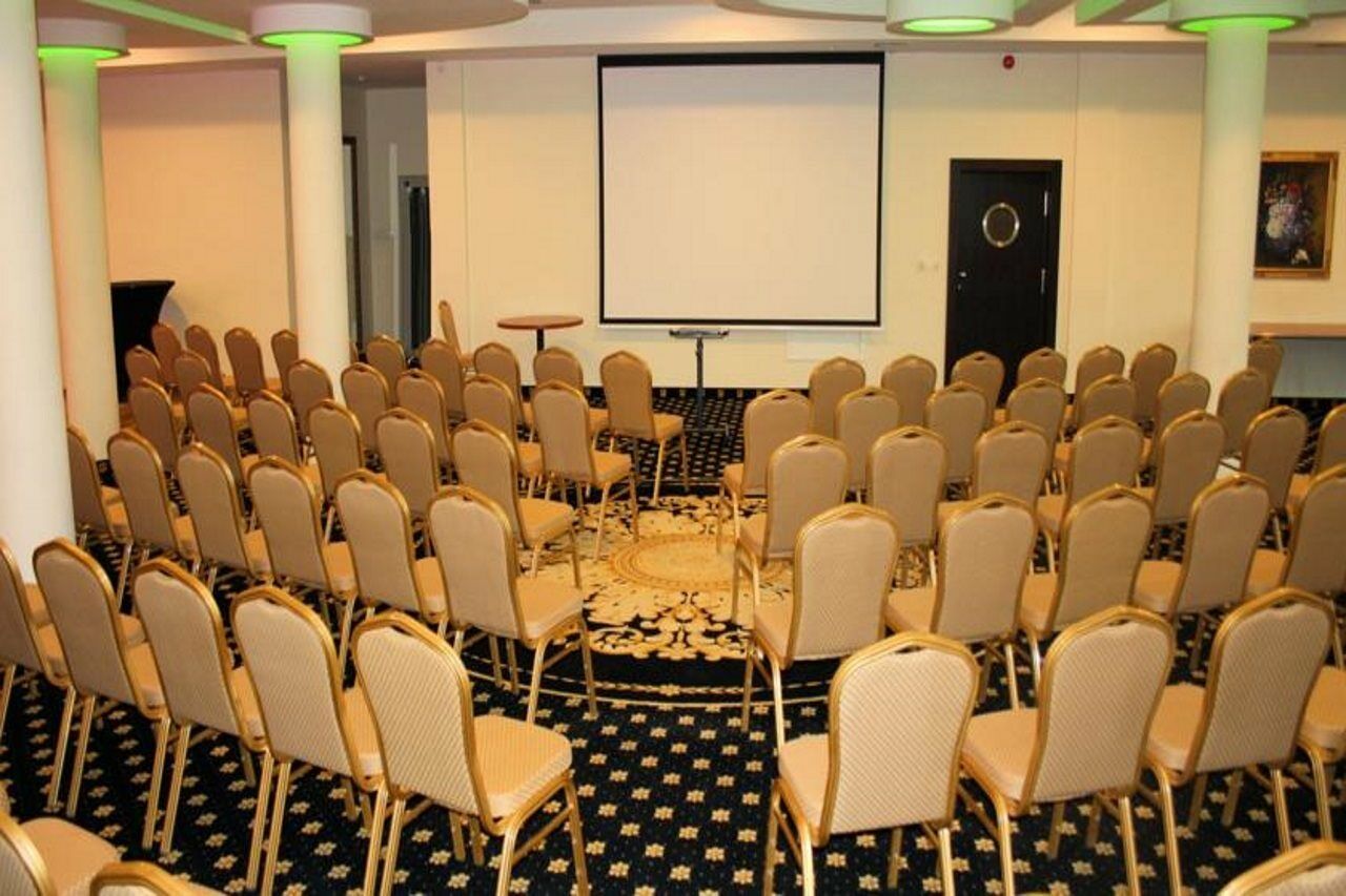 Hotel Business Faltom Gdynia Rumia Esterno foto